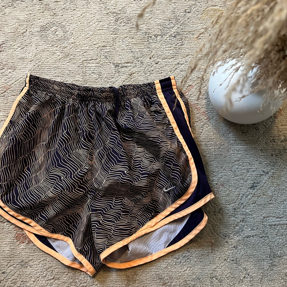 Nike shorts S